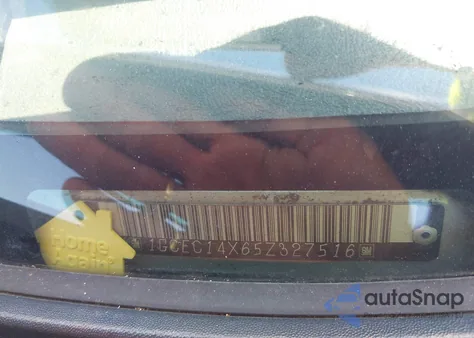 2005 Chevrolet Silverado 1500 из США, поврежденный, VIN 1GCEC14X65Z327516